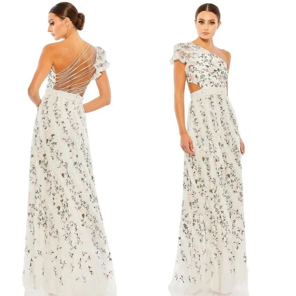 Mac Duggal Floral Strappy Evening
Dress/ size 8